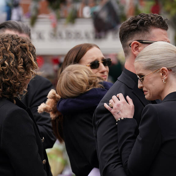 Sharon, Kelly und Jack Osbourne trauern