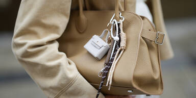 Statt Labubus: So lässt sich Ihre Tasche viel schöner stylen