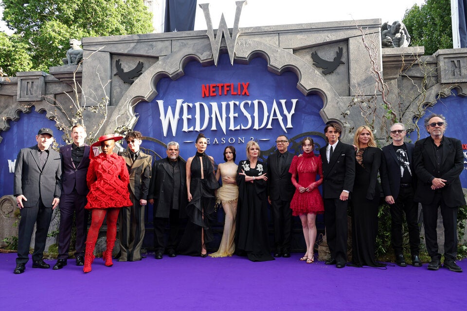 „Wednesday“-Premiere: Jenna Ortega überrascht mit dramatischem Look