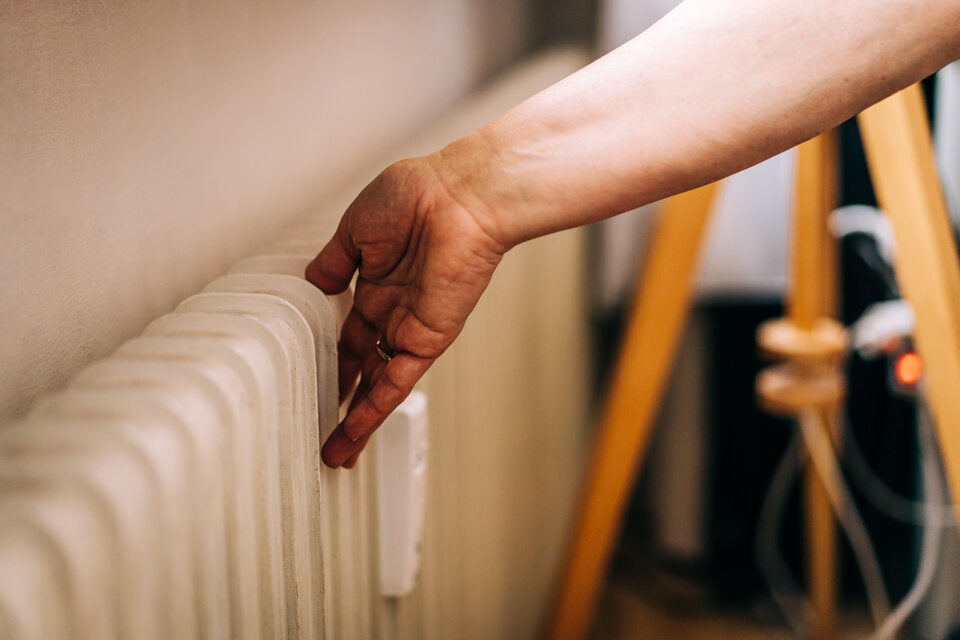 Eiskalte Wohnung? Mit diesen Tricks wird es blitzschnell wieder warm