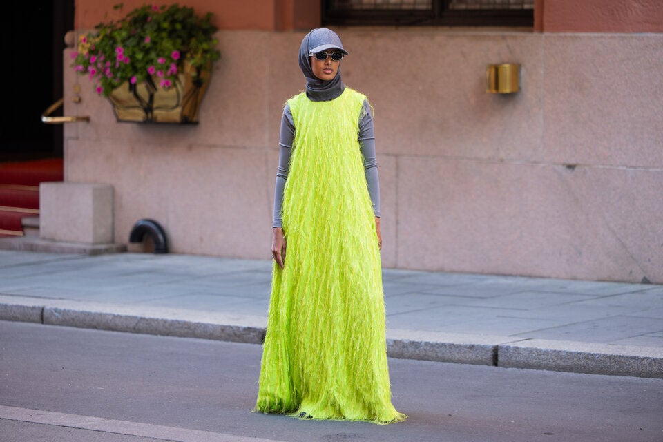 7 Outfit-Kombis: So stylen Sie Sommerkleider 2025 wirklich herbsttauglich