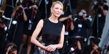 Cate Blanchett schockt mit skurrilem Feder-Look auf dem roten Teppich