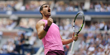 Alcaraz stürmt gegen Alt-Star Djokovic ins US-Open-Finale