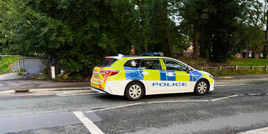 Mehrere Menschen in Zug niedergestochen