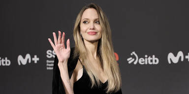 Angelina Jolie in San Sebastián: Schlichter Red-Carpet-Look mit wichtiger Botschaft