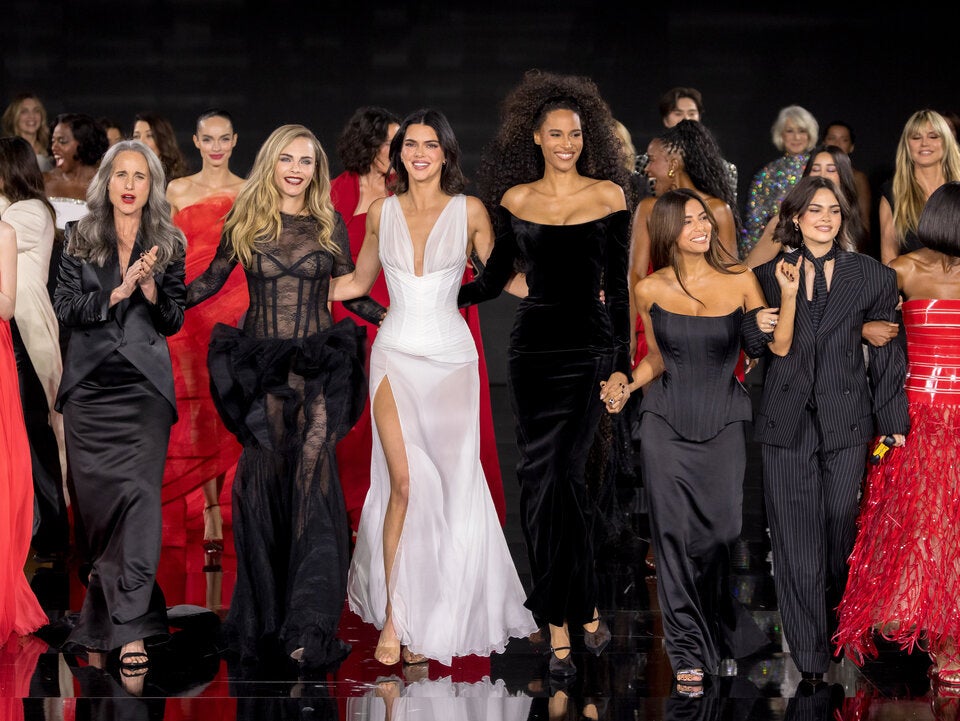 Stars und Supermodels verwandelten das Hôtel de Ville in einen Laufsteg der Extraklasse.