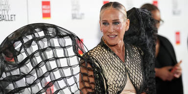 Modischer Fehltritt? Sarah Jessica Parker sorgt bei der NYC Ballet Gala für Aufsehen