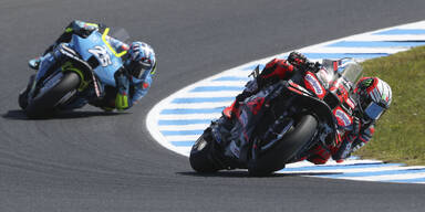 MotoGP-Star crasht mit Möwe – gewinnt trotzdem