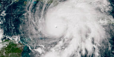 "Leben sch&uuml;tzen!" Jahrhundert-Hurrikan trifft mit 300 km/h auf Land