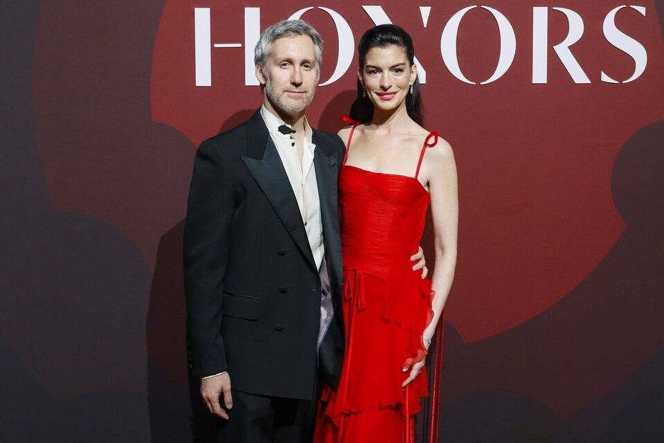 Anne Hathaway: Turtel-Show mit Ehemann Adam Shulman auf dem roten Teppich