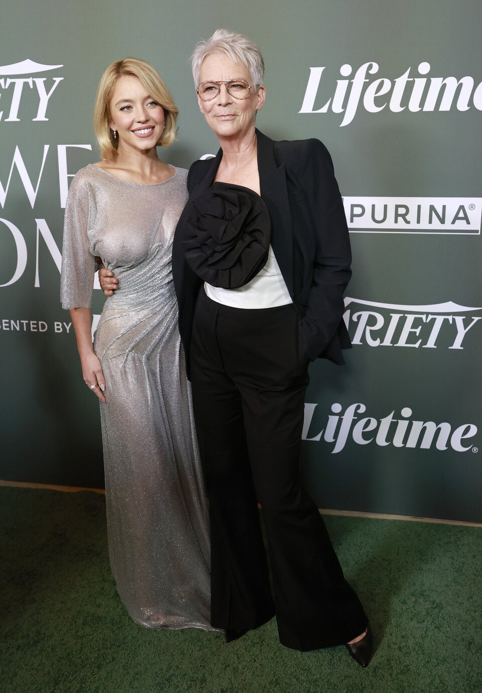 Heißer geht’s nicht! Sydney Sweeney raubt im Naked-Dress allen den Atem