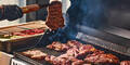 Grill-Hack: Mit diesem Hausmittel bleibt Ihr Fleisch nie wieder am Rost kleben