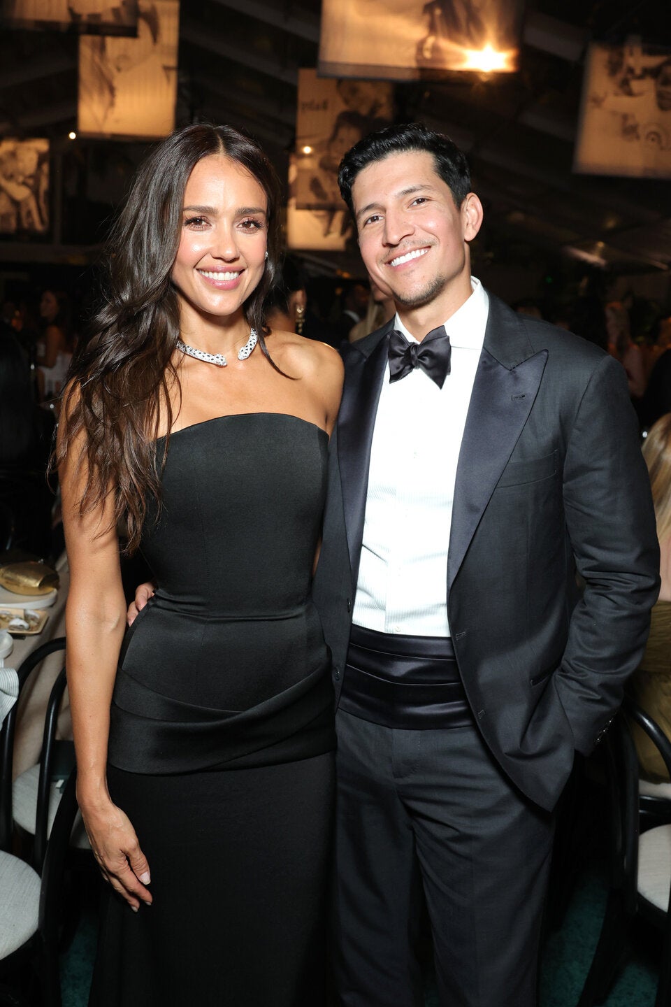 Jessica Alba und Danny Ramirez