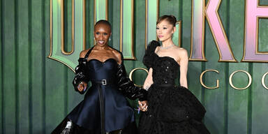 Glamour pur: Ariana und Cynthia liefern uns die perfekte Inspiration für die Ballsaison