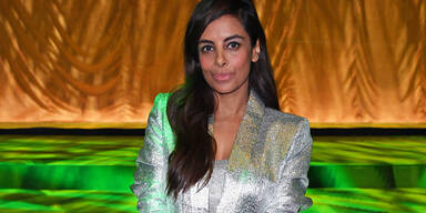 Collien Fernandes taucht &uuml;berraschend bei Demo auf