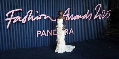 Babybauch-Style und Couture: So glamourös waren die Fashion Awards 2025