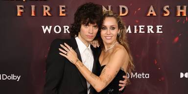 Miley Cyrus ist wieder verlobt! Alle Details zum Ring