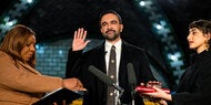 Mit Hand auf Koran: Mamdani als neuer Bürgermeister von New York vereidigt