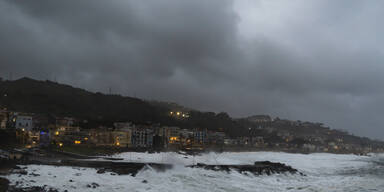 Unwetter "Harry" verw&uuml;stet Urlaubsregion
