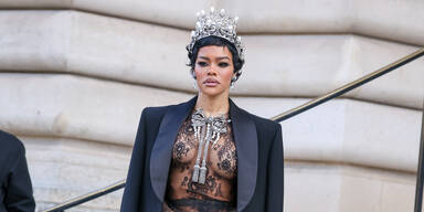 Haute Couture: Schiaparelli, Hobeika & Dior er&ouml;ffnen mit Drama, Starpower & Glamour