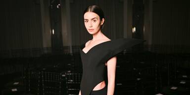 Hollywood-Casting sorgt f&uuml;r Begeisterung: Lily Collins wird Audrey Hepburn