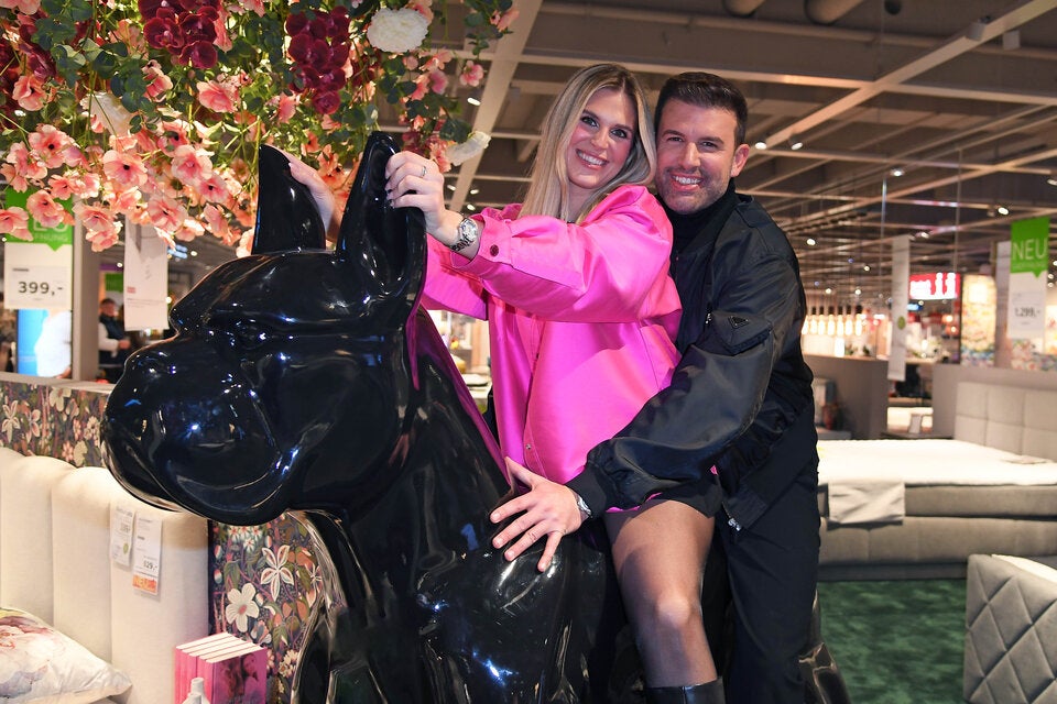 Jay Khan und Verlobte Jessie Noe Scheuermann