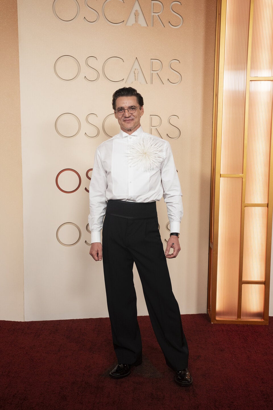 Endlich mehr als schwarzer Anzug! Die Best-Dressed Männer bei den Oscars 2026