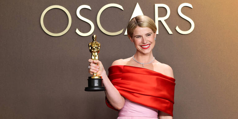 Jessie Buckley: Die geheime Botschaft hinter der Robe der Oscar-Gewinnerin