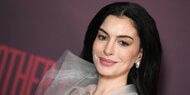 Anne Hathaway: SO teuer ist ihr letzter Red-Carpet-Look