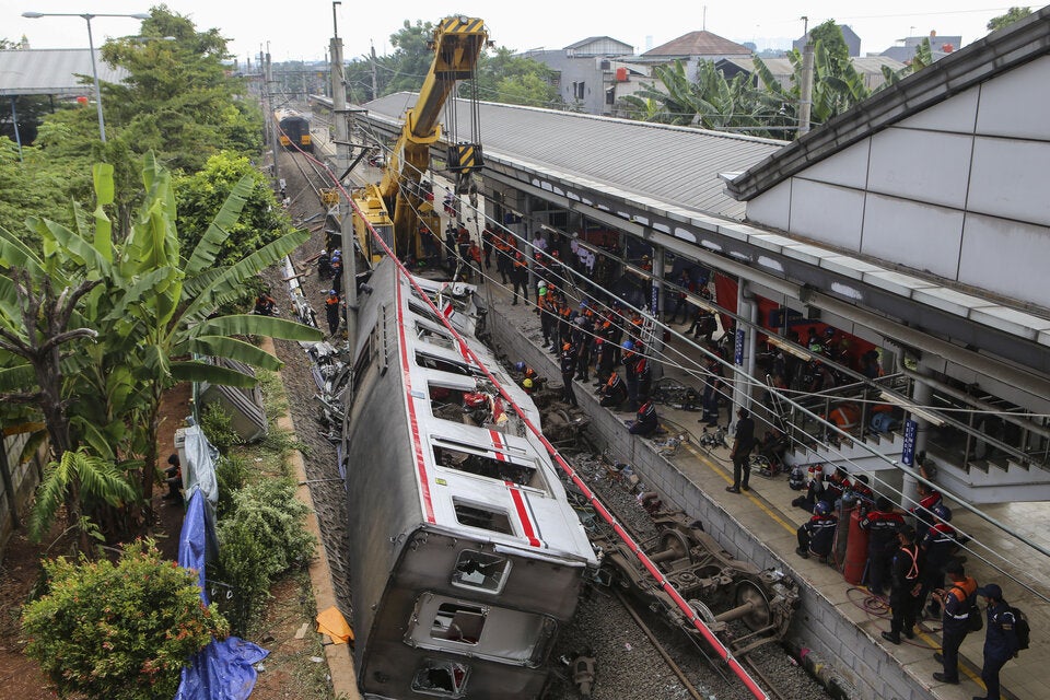 Indonesien Zugunglück