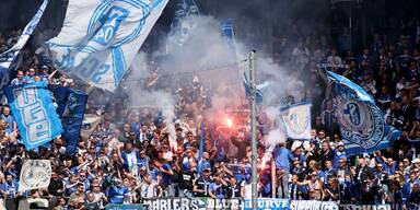 Aufstiegsparty: Platzsturm-Verbot f&uuml;r Schalke-Fans