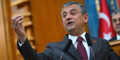 &Ouml;zg&uuml;r &Ouml;zel