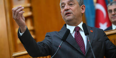 &Ouml;zg&uuml;r &Ouml;zel