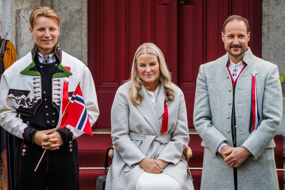 Mette-Marit mit Sohn Sverre (links) und Ehemann Haakon. 