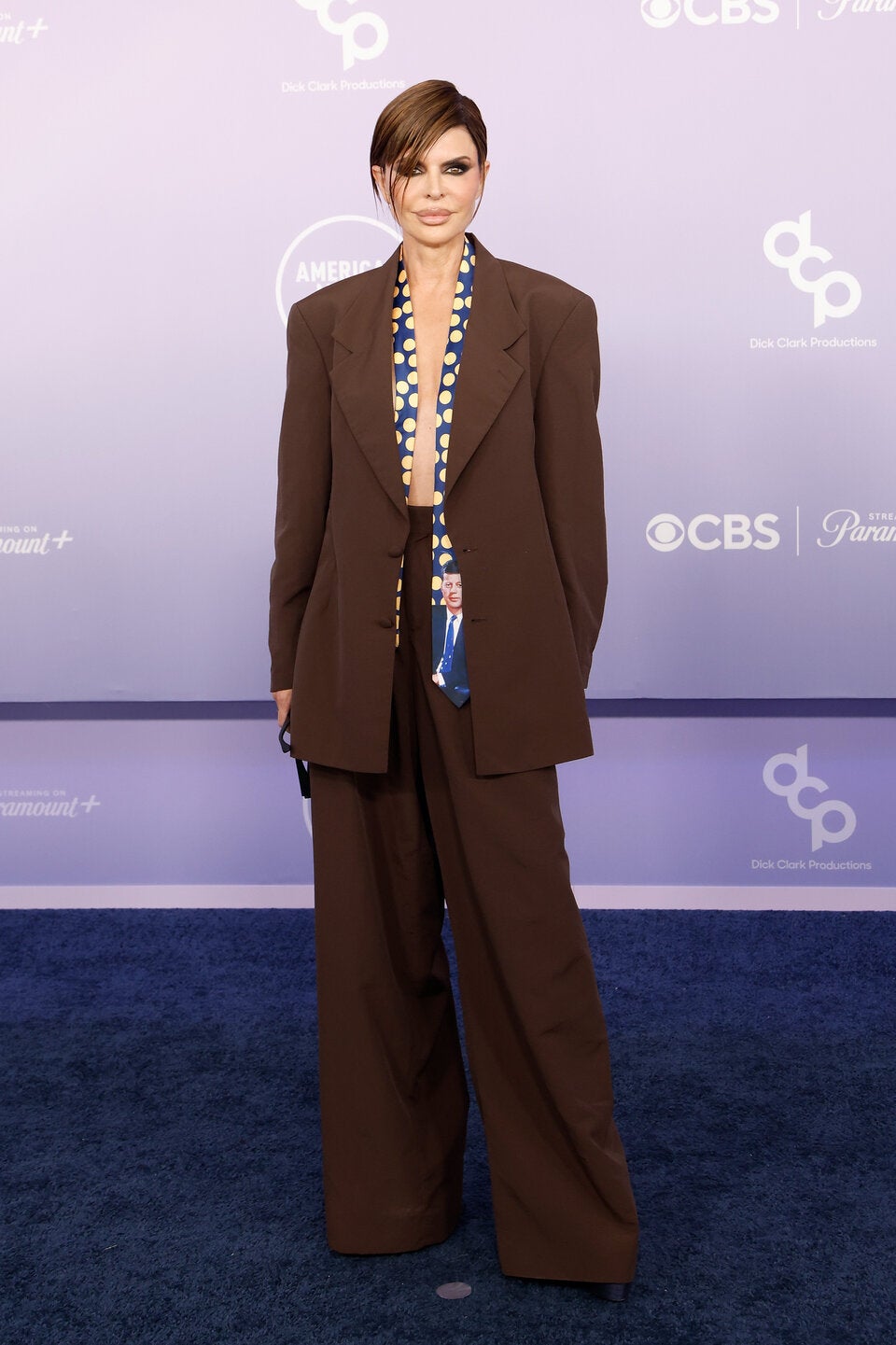 Nackte Haut und Fashion-Pannen: Die schrillsten Looks der AMAs 2026