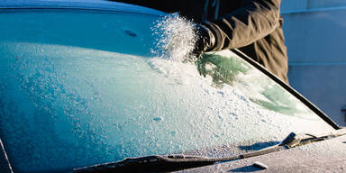 Nie wieder Eis kratzen: So bleiben Ihre Autoscheiben immer eisfrei!