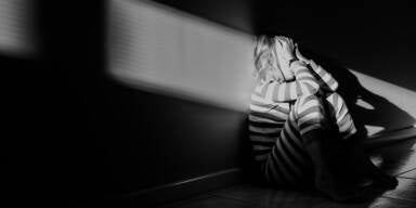 Kind eingesperrt Dunkelheit