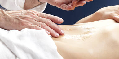 Influencer l&ouml;sen Hype um Magnesium-&Ouml;l im Bauchnabel aus