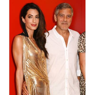 Amal Clooney - Strahlende Goldmarie