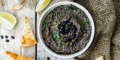 Black- Bean-Hummus