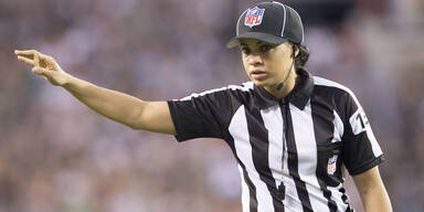 Maia Chaka erste schwarze NFL-Schiedsrichterin