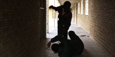 Schl&auml;gerei Symbolbild