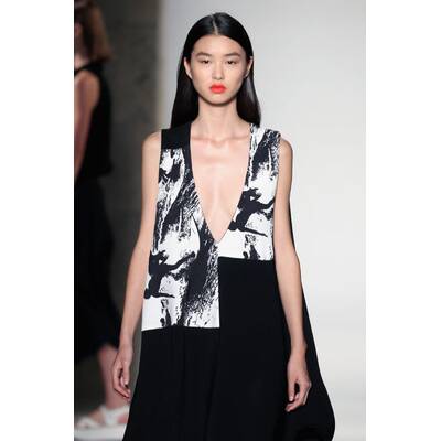 NYFW Victoria Beckham Spring 2016 