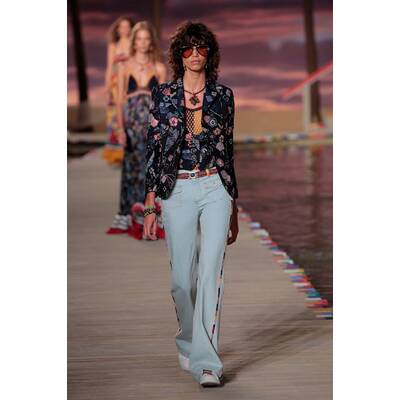 NYFW Tommy Hilfiger Women's Spring 2016