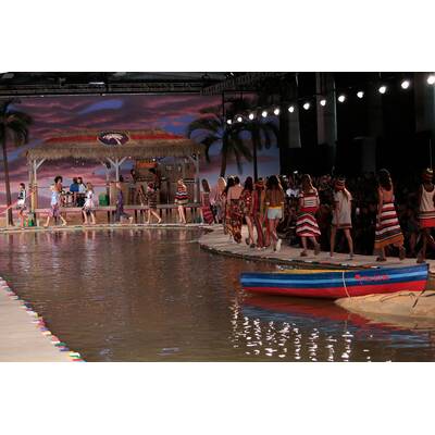 NYFW Tommy Hilfiger Women's Spring 2016