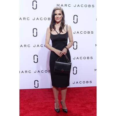 Winona Ryder im sexy LBD