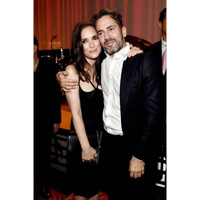 Winona Ryder im sexy LBD