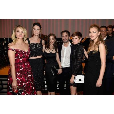 Winona Ryder im sexy LBD