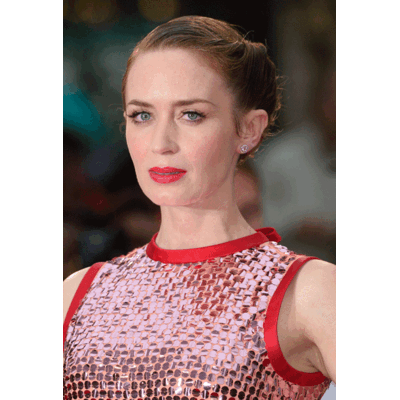 Emily Blunt in glitzerndem Rosé