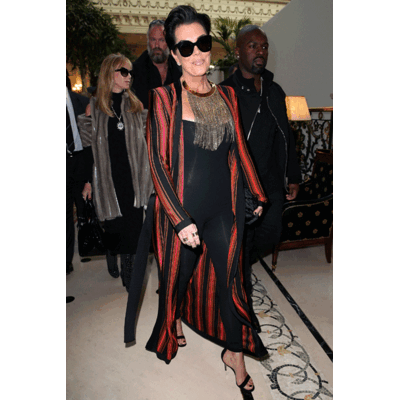 Kris Jenner mit mieser Make-Up Maske 